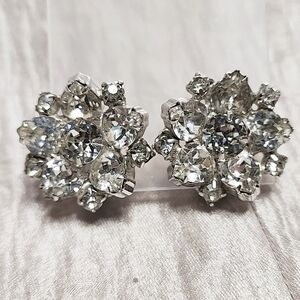 Unsigned Blazing Clear Silver Tone Rhinestone Vintage Clip Earrings Prong Set